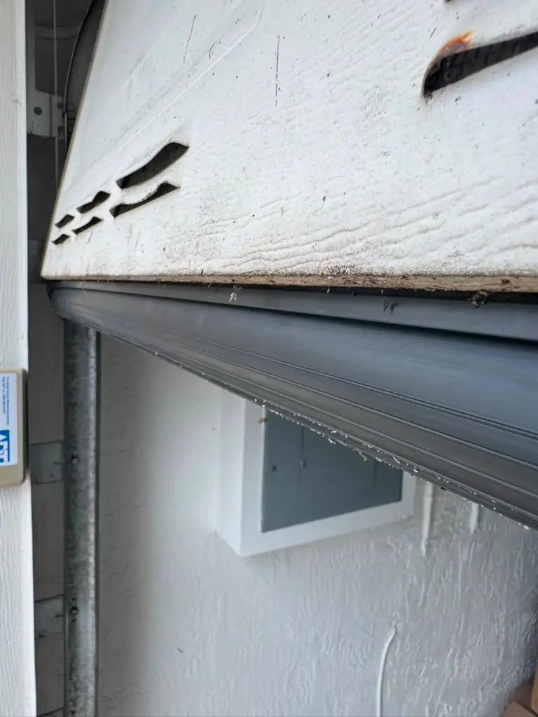 usa-garage-door-repair-bottom-seal-and-panel
